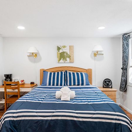 East Jordan South Arm Retreats 모텔 외부 사진
