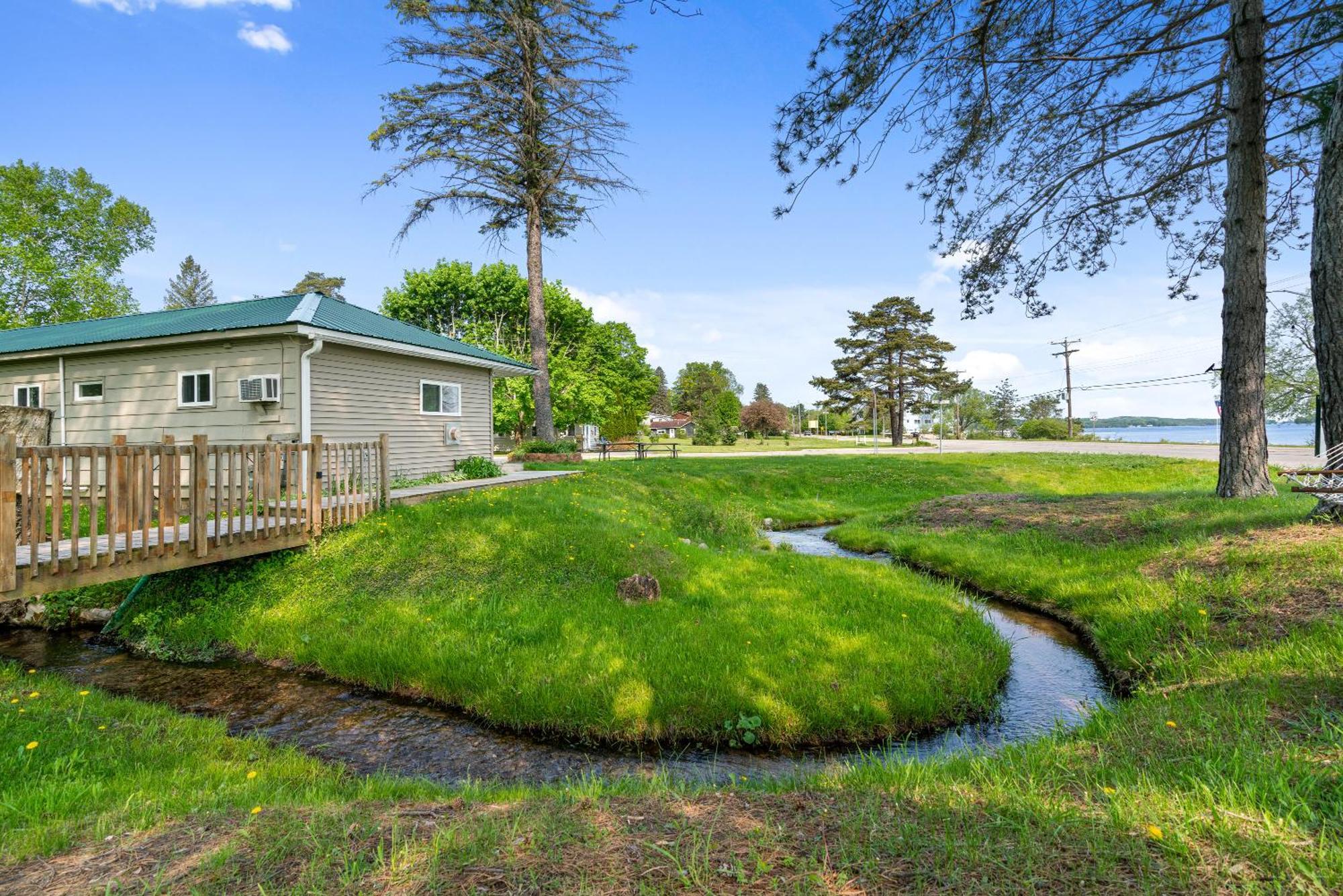 East Jordan South Arm Retreats 모텔 외부 사진