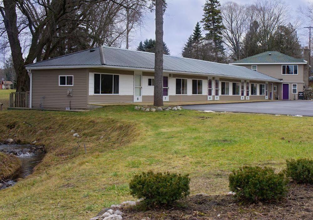 East Jordan South Arm Retreats 모텔 외부 사진